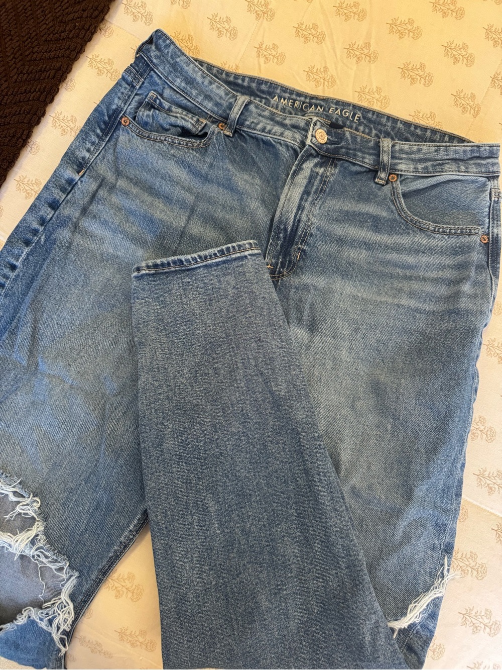 American Eagle Outfitters Women's Light Blue Ripped Boyfriend Jeans